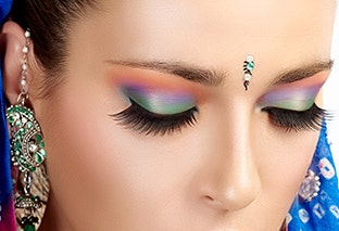 Dazzle and Shine: Different Eye Looks for the Upcoming Festive Season